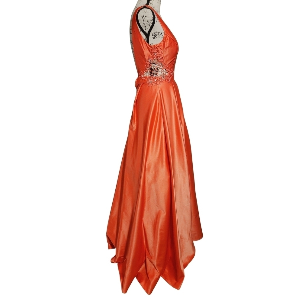 City Vibe Crochet Side Inset Satin Ball Gown - Picture 7 of 16